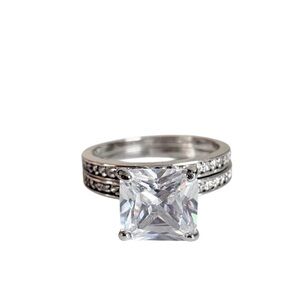 Avon Sterling Silver Princess Cut Pavé Bridal Ring Set Size 8 NIB